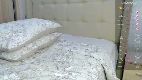 Snapshot of loula03 chatting on June 10, 12:04 pm online show from June 10, 12:04 pm