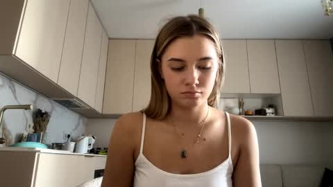 Eliza online show from April 16, 1:23 pm