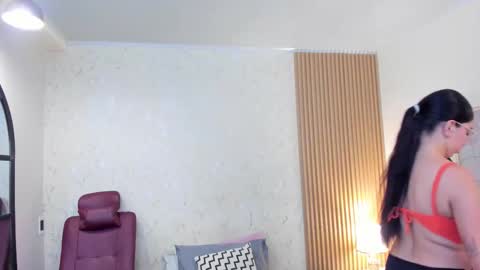 Louren Fox online show from November 8, 11:43 am