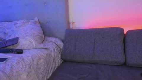 Lourrein Stoun   Independiente online show from February 28, 5:19 am