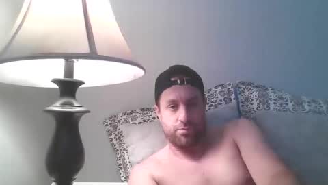 Snapshot of love2show21 chatting on December 17, 6:36 pm love2show21 online show from December 17, 6:36 pm