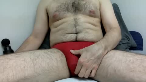 Snapshot of love_a_big_booty chatting on October 1, 1:33 am love_a_big_booty online show from October 1, 1:33 am