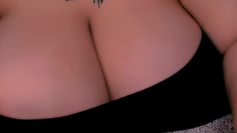 Snapshot of love_insidee chatting on November 22, 8:13 am Sailor online show from November 22, 8:13 am