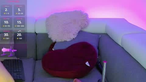 love_kyliee online show from April 7, 1:17 am