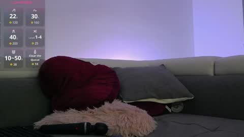 love_kyliee online show from April 7, 11:15 pm