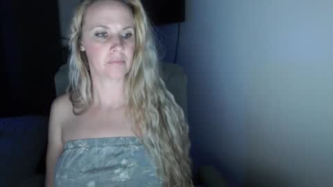 LoVe On  online show from March 31, 2:24 am