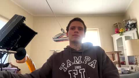 Snapshot of love_stretch chatting on October 28, 5:37 pm love stretch online show from October 28, 5:37 pm