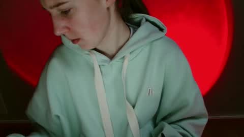 Vivian online show from January 13, 12:10 pm