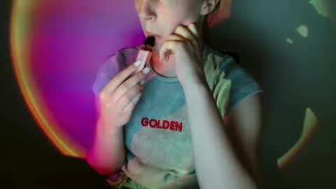 Vivian online show from February 19, 2:13 pm