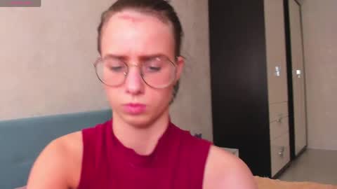 Elisabette online show from April 11, 7:45 am