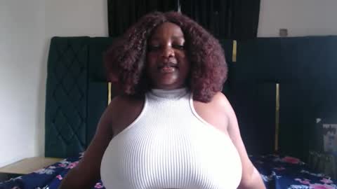 Snapshot of lovecumsluttie chatting on November 1, 11:45 am mila online show from November 1, 11:45 am