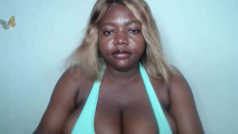 Snapshot of lovecumsluttie chatting on November 23, 12:21 am mila online show from November 23, 12:21 am