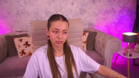 loveedove online show from April 28, 6:18 am