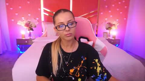 loveedove online show from June 25, 12:42 pm