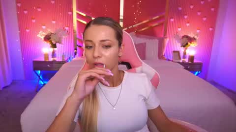 loveedove online show from July 16, 12:33 pm