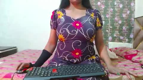 Snapshot of lovefunnitya chatting on January 3, 2:51 pm Divya online show from January 3, 2:51 pm