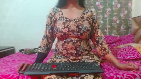 Snapshot of lovefunnitya chatting on February 12, 2:03 am Divya online show from February 12, 2:03 am