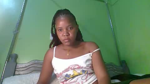 lovegal335 online show from May 25, 7:53 pm