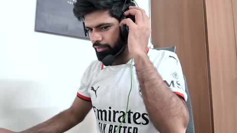 Snapshot of lovehairyindian chatting on May 24, 5:23 am Indian hairy online show from May 24, 5:23 am