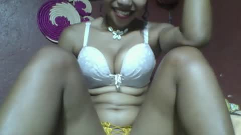Snapshot of loveinlife750427 chatting on February 5, 8:21 am loveinlife750427 online show from February 5, 8:21 am