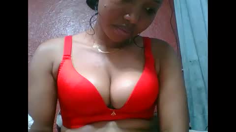 Snapshot of loveinlife750427 chatting on September 22, 6:04 am loveinlife750427 online show from September 22, 6:04 am