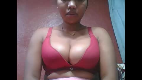 Snapshot of loveinlife750427 chatting on October 21, 2:12 am loveinlife750427 online show from October 21, 2:12 am