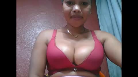 Snapshot of loveinlife750427 chatting on October 22, 2:45 am loveinlife750427 online show from October 22, 2:45 am