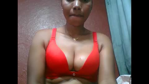 Snapshot of loveinlife750427 chatting on November 10, 3:49 am loveinlife750427 online show from November 10, 3:49 am