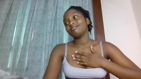 lovelbrownie online show from October 25, 10:56 am