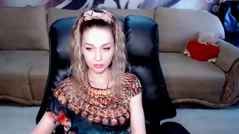 Snapshot of lovellymalina chatting on July 3, 10:21 am private open online show from July 3, 10:21 am