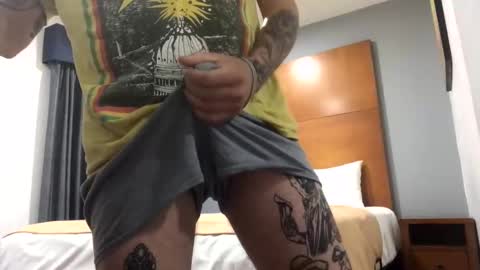 lovelove9915 online show from December 4, 4:43 am