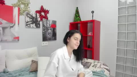 lovely__audrey online show from December 14, 1:27 pm