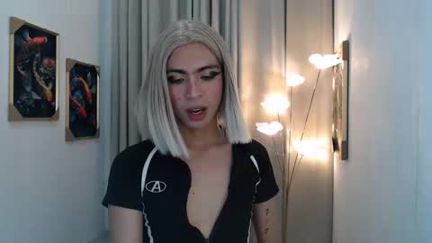 alwina online show from April 3, 6:17 pm