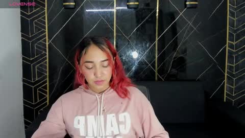 Snapshot of lovely_ashlee chatting on December 3, 3:52 am lovely_ashlee online show from December 3, 3:52 am