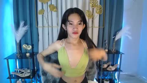 BELLA online show from April 12, 10:15 pm