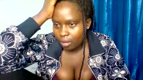 Snapshot of lovely_goodness chatting on December 14, 9:29 am enid online show from December 14, 9:29 am