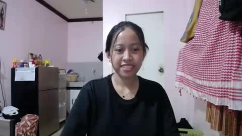 Snapshot of lovely_kera chatting on October 22, 4:29 pm Lovely kera online show from October 22, 4:29 pm