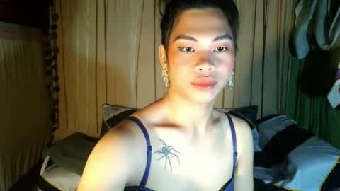 lovely_krizzy online show from February 4, 9:31 pm