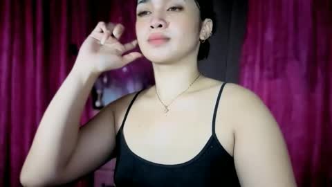 Snapshot of lovely_kurtny04 chatting on May 17, 8:34 am LOVE online show from May 17, 8:34 am