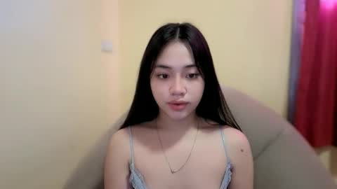 lovely_leah23 online show from September 18, 7:43 am