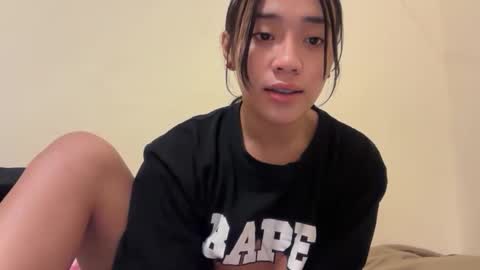 lovely_leah23 online show from January 13, 11:37 am