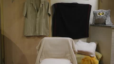 Snapshot of lovely_lou chatting on September 15, 12:43 am Lou online show from September 15, 12:43 am