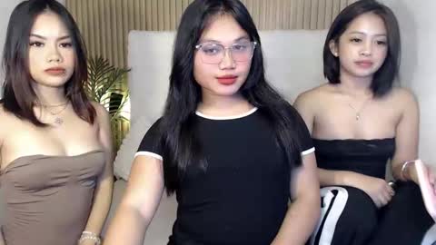   online show from April 13, 5:29 pm