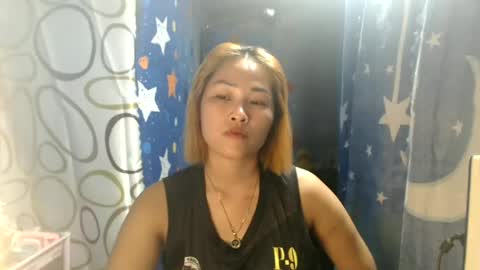 Snapshot of lovely_singlemom chatting on June 18, 12:09 pm ask me dear online show from June 18, 12:09 pm