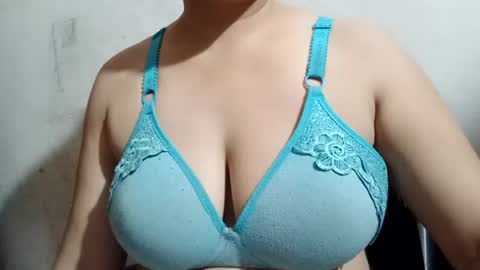 Snapshot of lovely_sweet_girl chatting on June 22, 3:58 am katrina follow me guys online show from June 22, 3:58 am