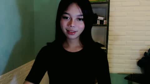 Snapshot of lovely_thea_xoxo chatting on June 19, 6:29 am Thea online show from June 19, 6:29 am