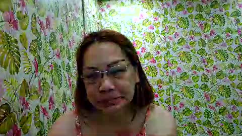 lovelyasiancutie online show from May 3, 8:48 pm