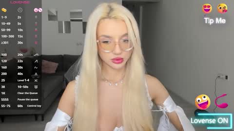 lovelybianca_ online show from February 15, 10:28 pm