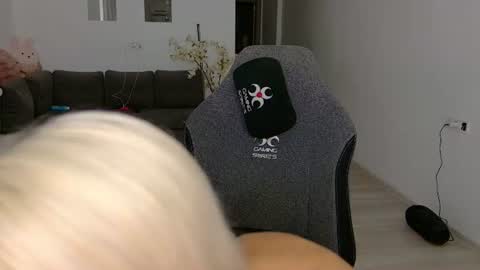 Snapshot of lovelybianca_ chatting on July 18, 7:17 pm lovelybianca_ online show from July 18, 7:17 pm