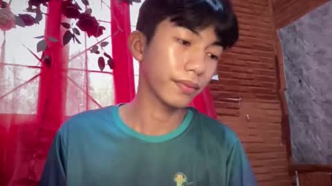 lovelyboy_jm online show from May 15, 11:01 pm